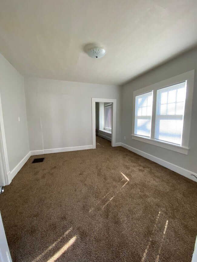 Building Photo - 2 br, 1 bath House - 5373 N. 13th 1/2 St