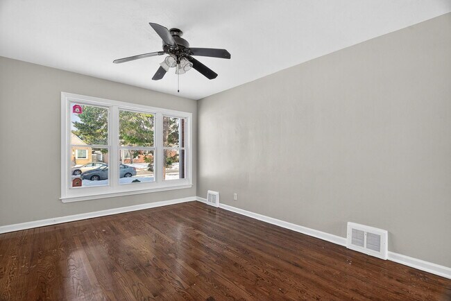 Foto del edificio - 27 164th Pl