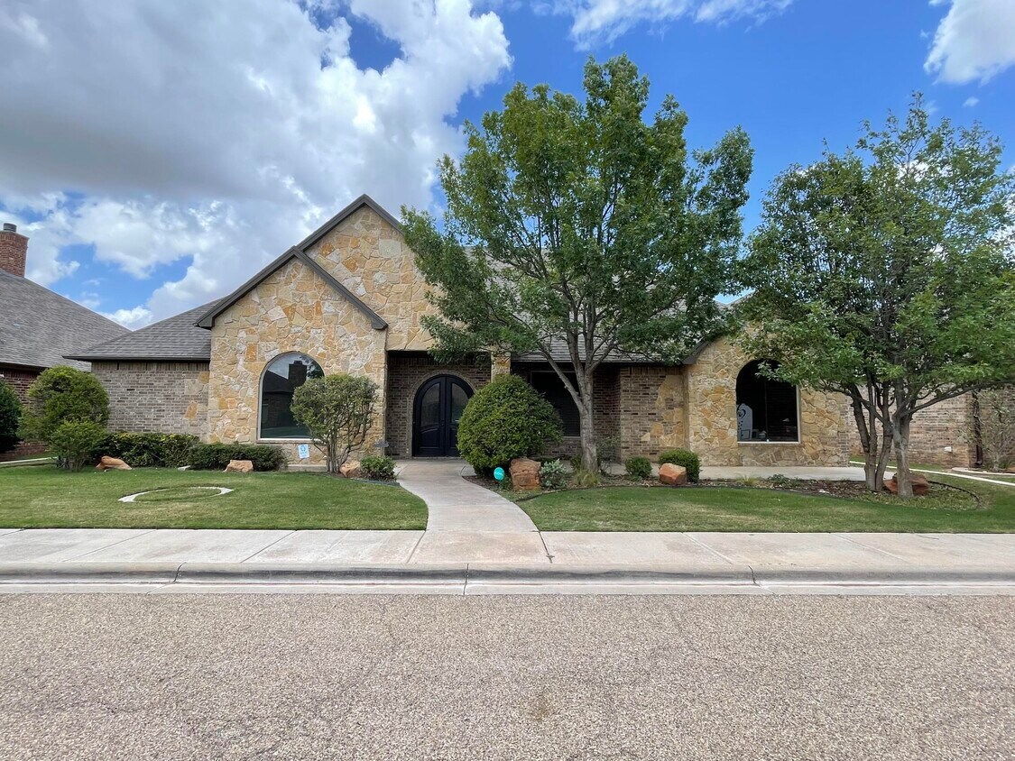 Foto principal - 3806 106th St