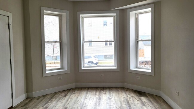 Foto del edificio - 2904 W Nelson St