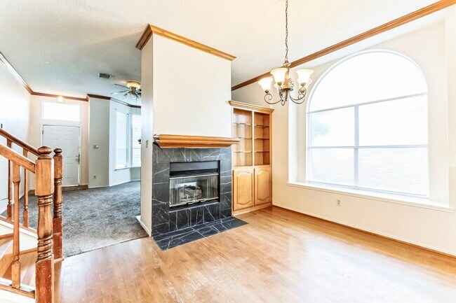 Building Photo - 6614 Bandalia Dr