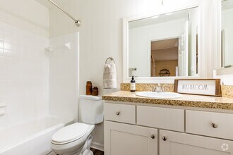 1 BR, 1 BA - 570 SF - Park Place Apartments