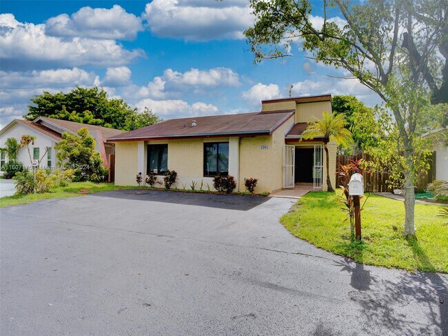 Foto del edificio - 3305 SW 114th Ct