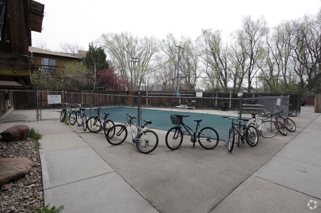 Building Photo - 2340 South St