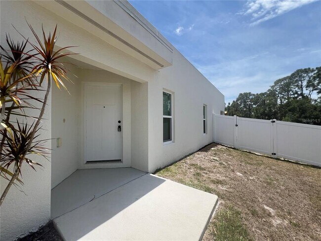 Building Photo - 12073 Henley Ave