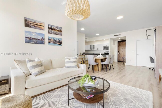 Foto del edificio - 3250 Grand Ave