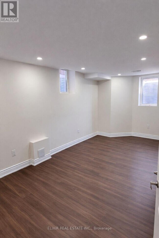 Photo du bâtiment - 13 Kalmia Rd