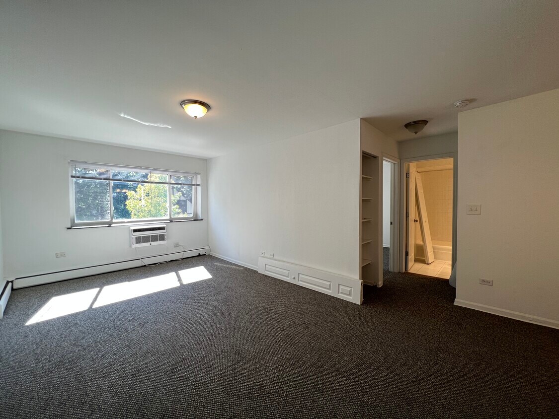 Foto principal - 736 W Buena Ave