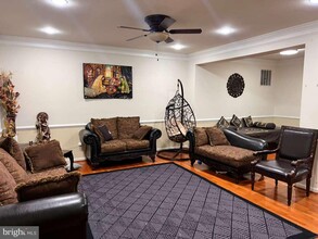 Building Photo - 22587 Welborne Manor Square