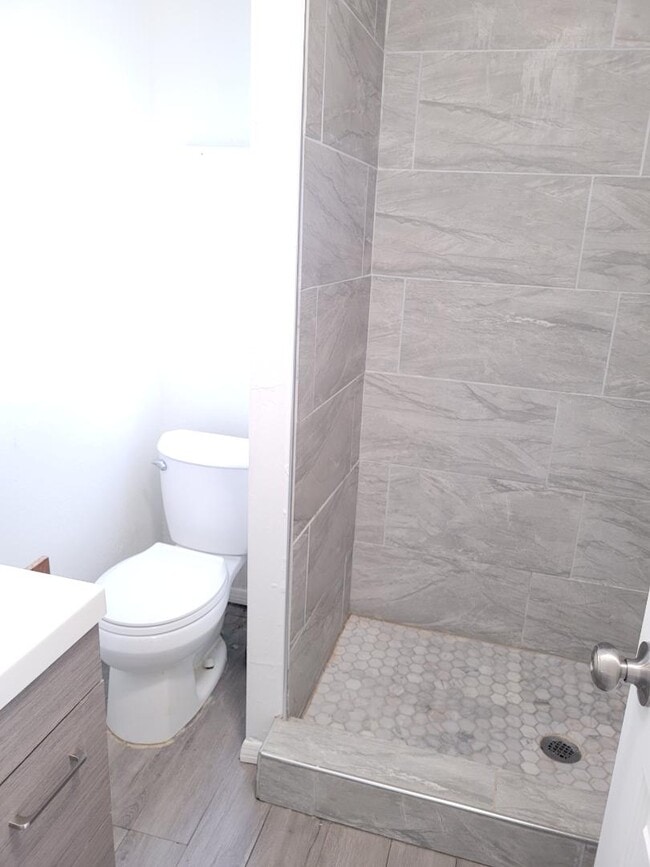 Foto del edificio - 1420 S Warner Dr