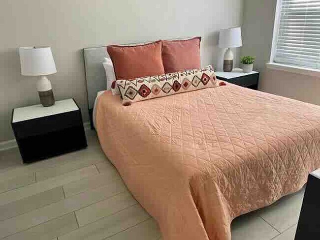 Foto del edificio - Furnished OR Unfurnished Studio in Miramar Beach!