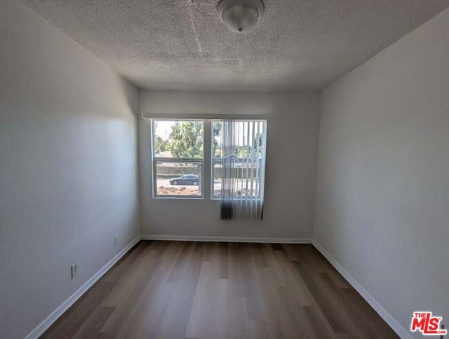 Foto del edificio - 9815 Imperial Hwy.