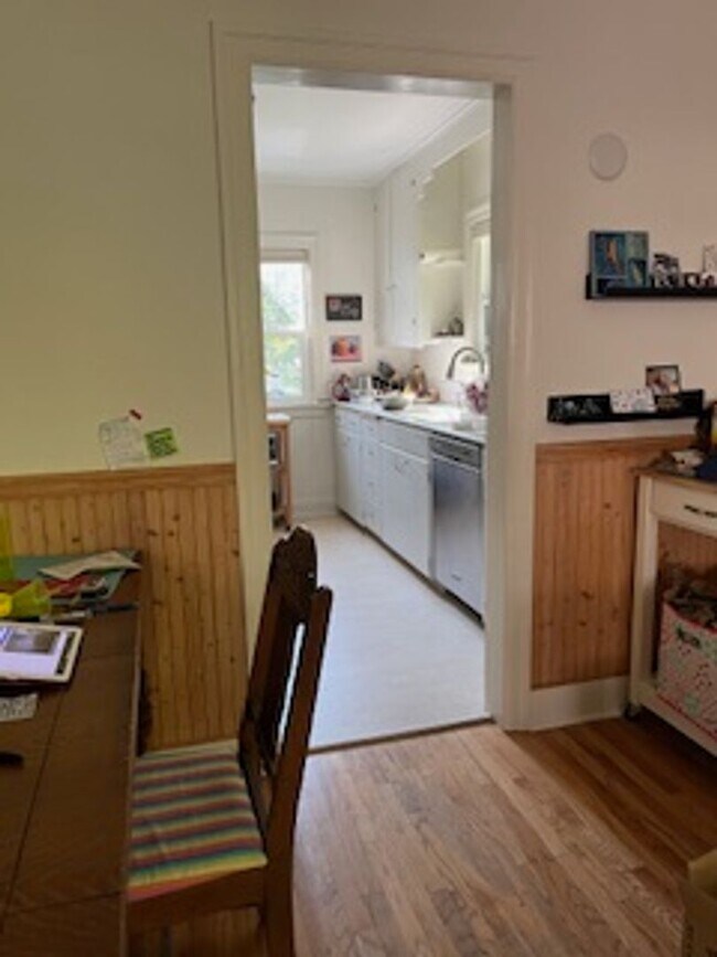 Building Photo - Beautiful Home in a Great Neighborhood.