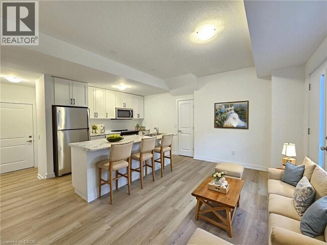 Building Photo - 70 Kenesky Dr