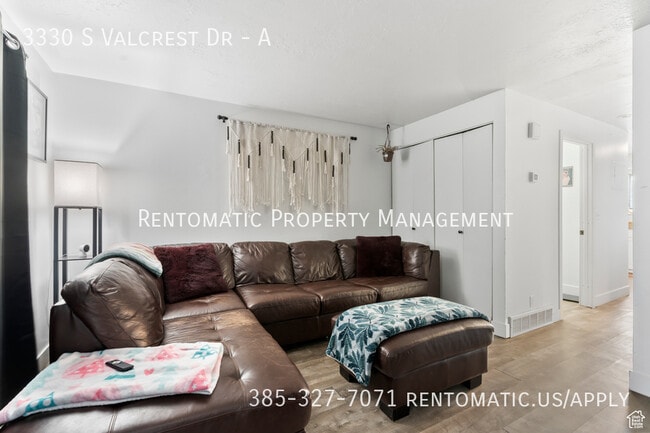 Foto del edificio - 3330 S Valcrest Dr-A