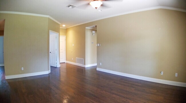 Foto del edificio - 3 Bedroom Round Rock home with a large office space!  Excellent Schools!