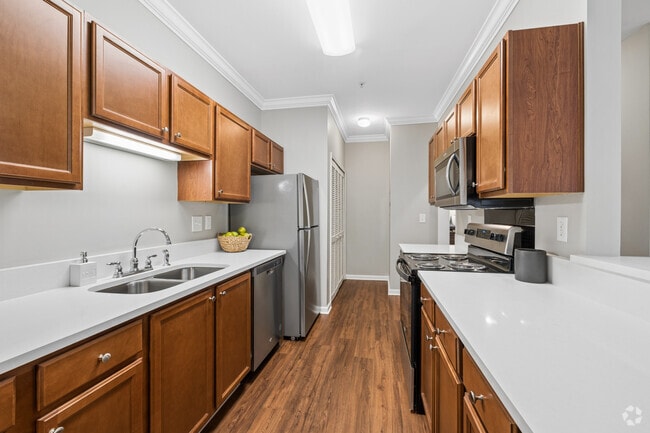 2BR, 2BA - 1,099SF - Kitchen - Lovell Crossing Apartments