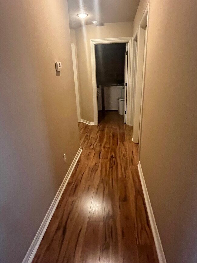 Foto del edificio - 6214 Hickory Ln