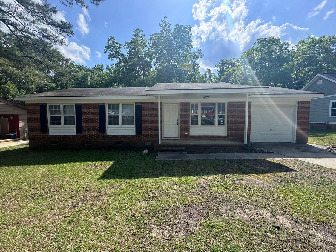Foto principal - 652 Monagan St