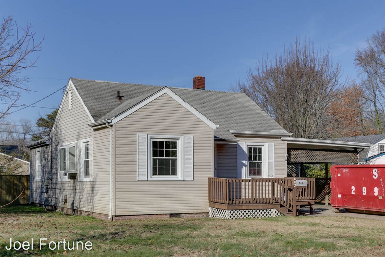 Primary Photo - 3 br, 1.5 bath House - 682 Ellen Road