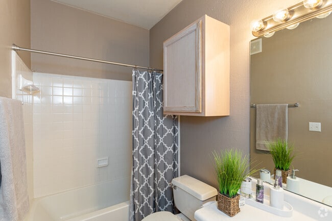 2BR, 2BA - 1104 SF - The Crossings Apartments
