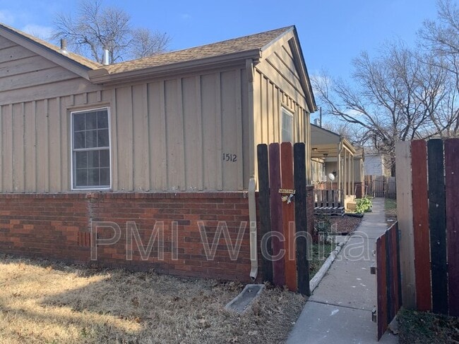 Building Photo - 1512 S Pattie St