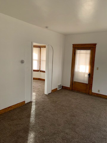 Building Photo - 4003 E 57th St