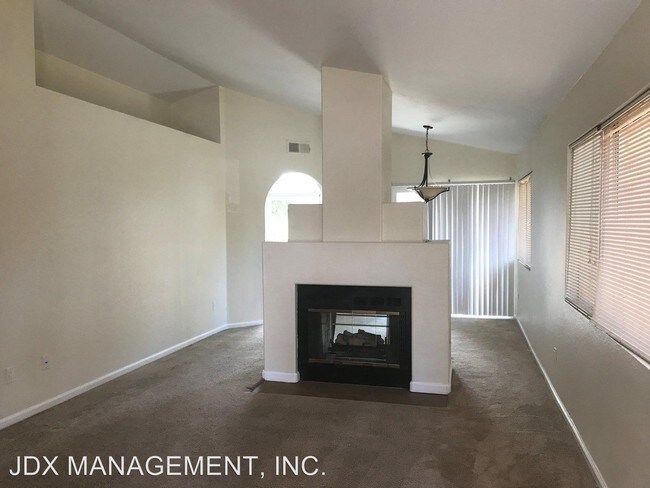 Building Photo - 3 br, 2 bath House - 1202 CORTE CIELO