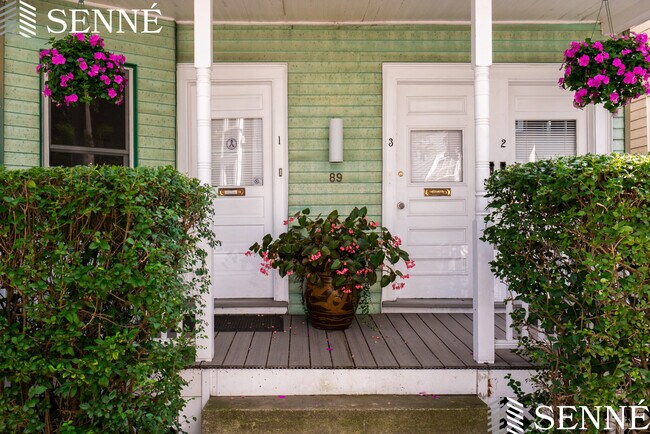 Building Photo - 89 Kinnaird St