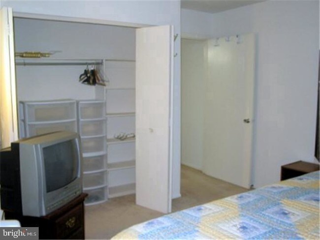 Foto del edificio - 317 Sayre Dr