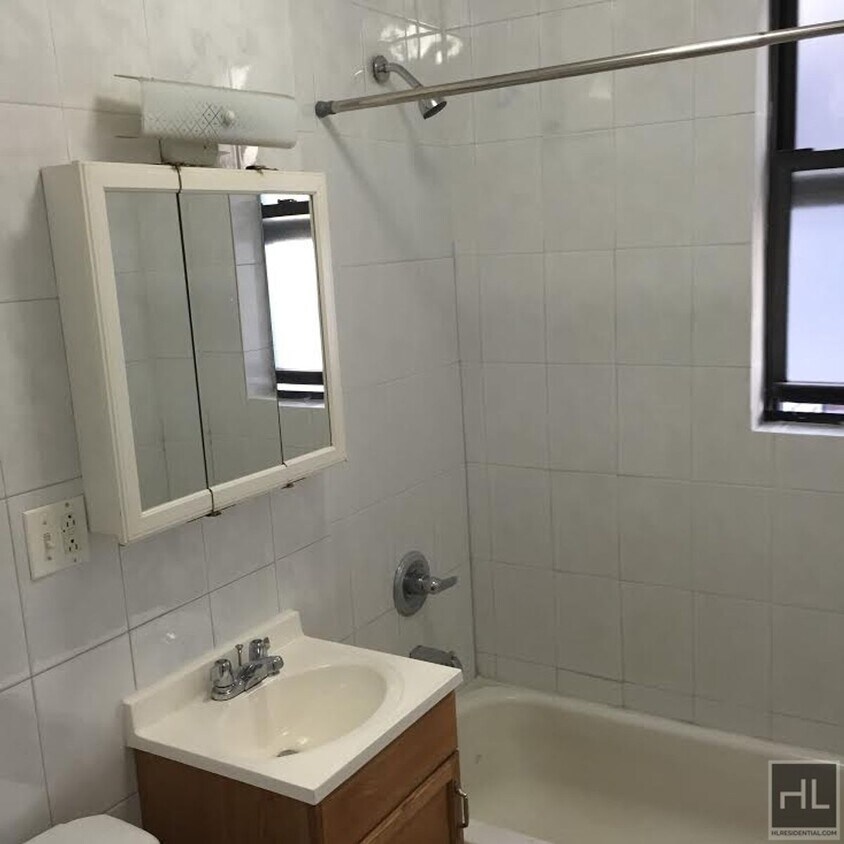 Foto del edificio - Bright & Spacious Studio in the Heart of A...