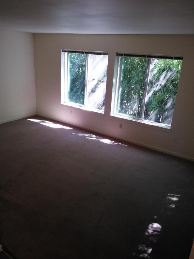 Building Photo - (560) 21st Street Duplex - 2 Bedroom / 2 Bathroom