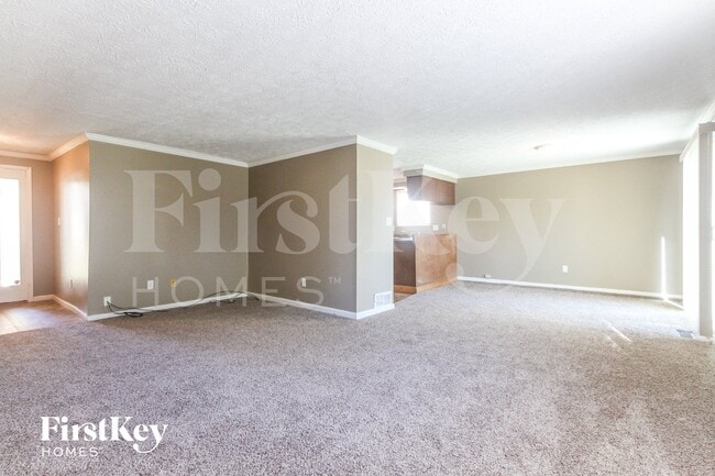 Building Photo - 3735 Valley Lake Dr