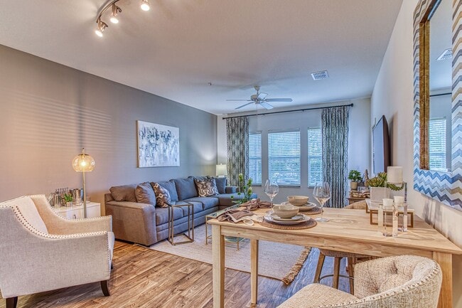 Building Photo - The Links at Pebble Creek Apartments