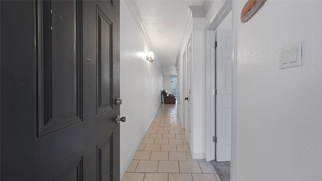 Foto del edificio - 12500 Melville Dr