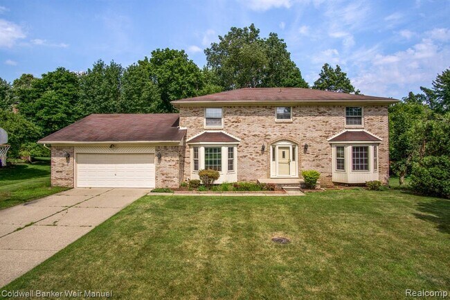 Building Photo - 283 Tanglewood Dr