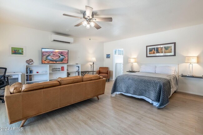 Foto del edificio - 1726 N Whittier Dr