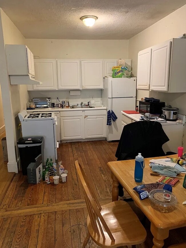 Building Photo - 28 Edgerly Rd