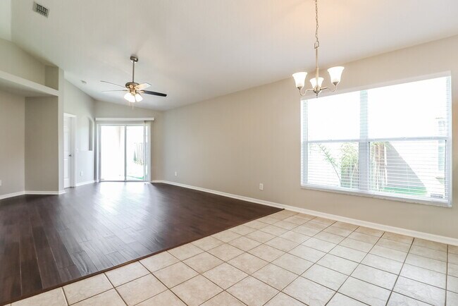 Foto del edificio - 8522 Hawbuck St