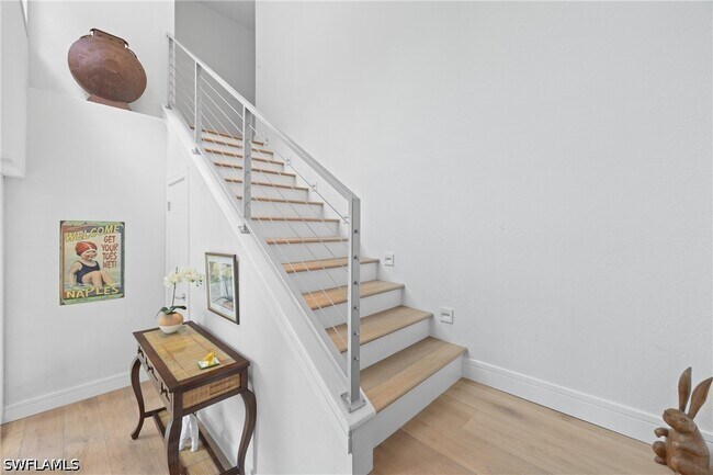 Foto del edificio - 818 Tanbark Dr