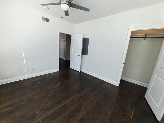 Building Photo - 4926 San Jacinto St