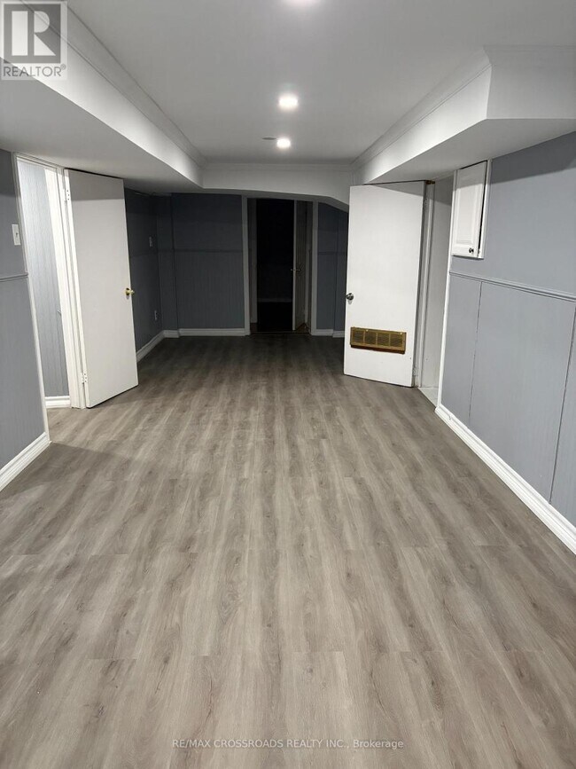 Photo du bâtiment - 466 Brimley Rd