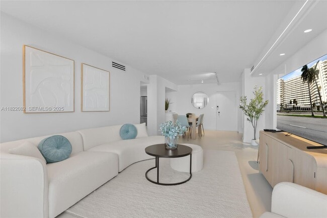 Foto del edificio - 5555 Collins Ave