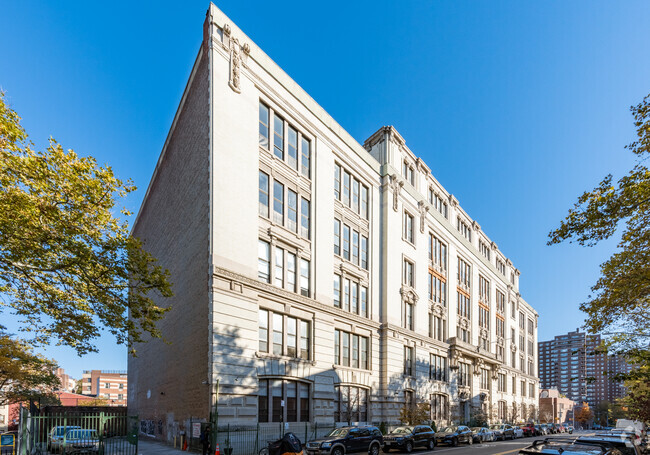 Building Photo - 371 Madison St