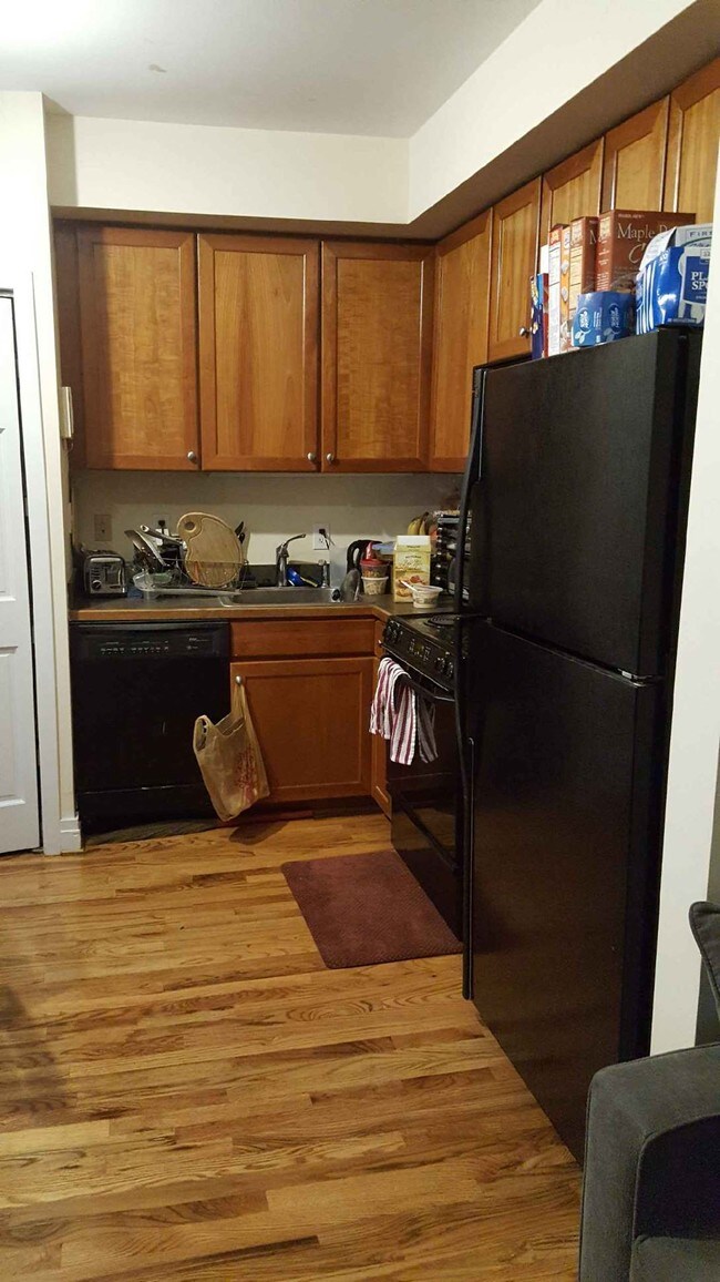Kitchen - 1305 22nd St NW