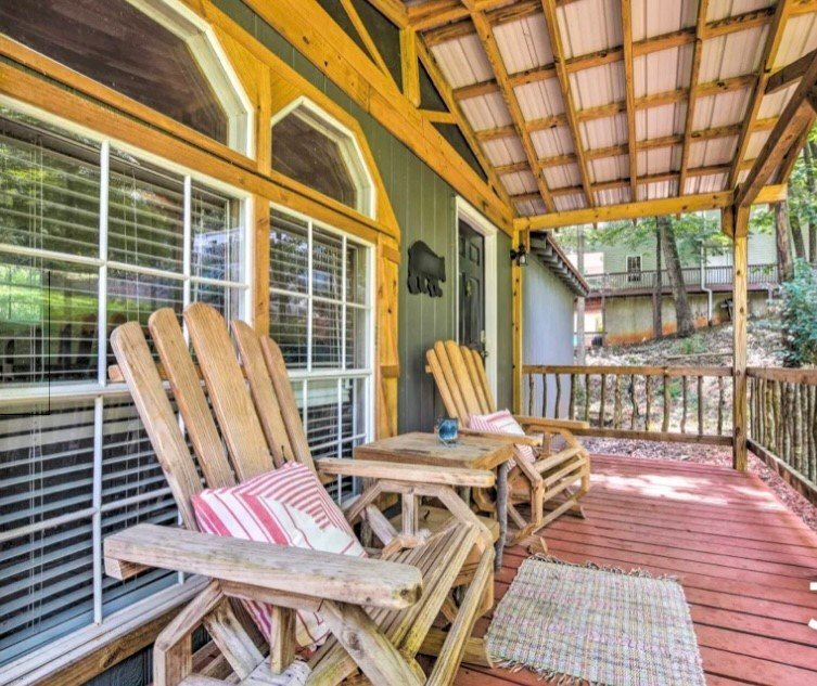 Primary Photo - "Charming Lakefront 2-Bed, 2-Bath Furnishe...