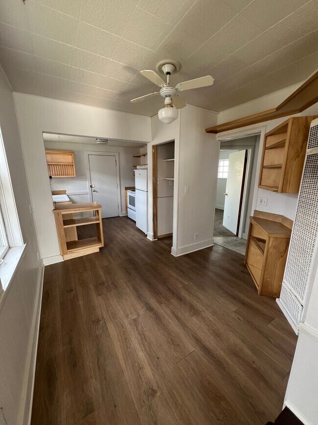 Building Photo - Single Family Home