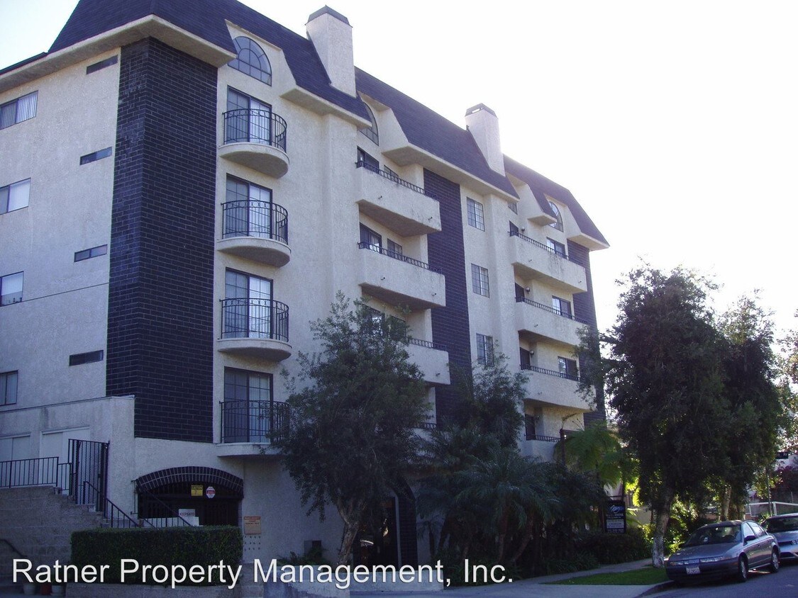 Primary Photo - 14930 Moorpark St