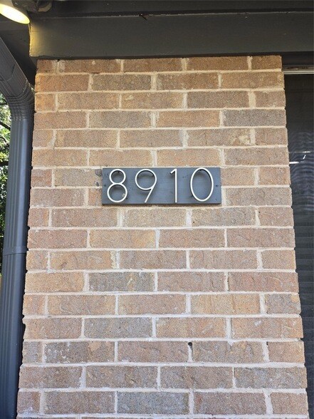 Foto del edificio - 8910 Little Walnut Pkwy