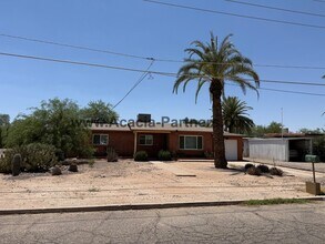 Building Photo - 3701 N Park Ave